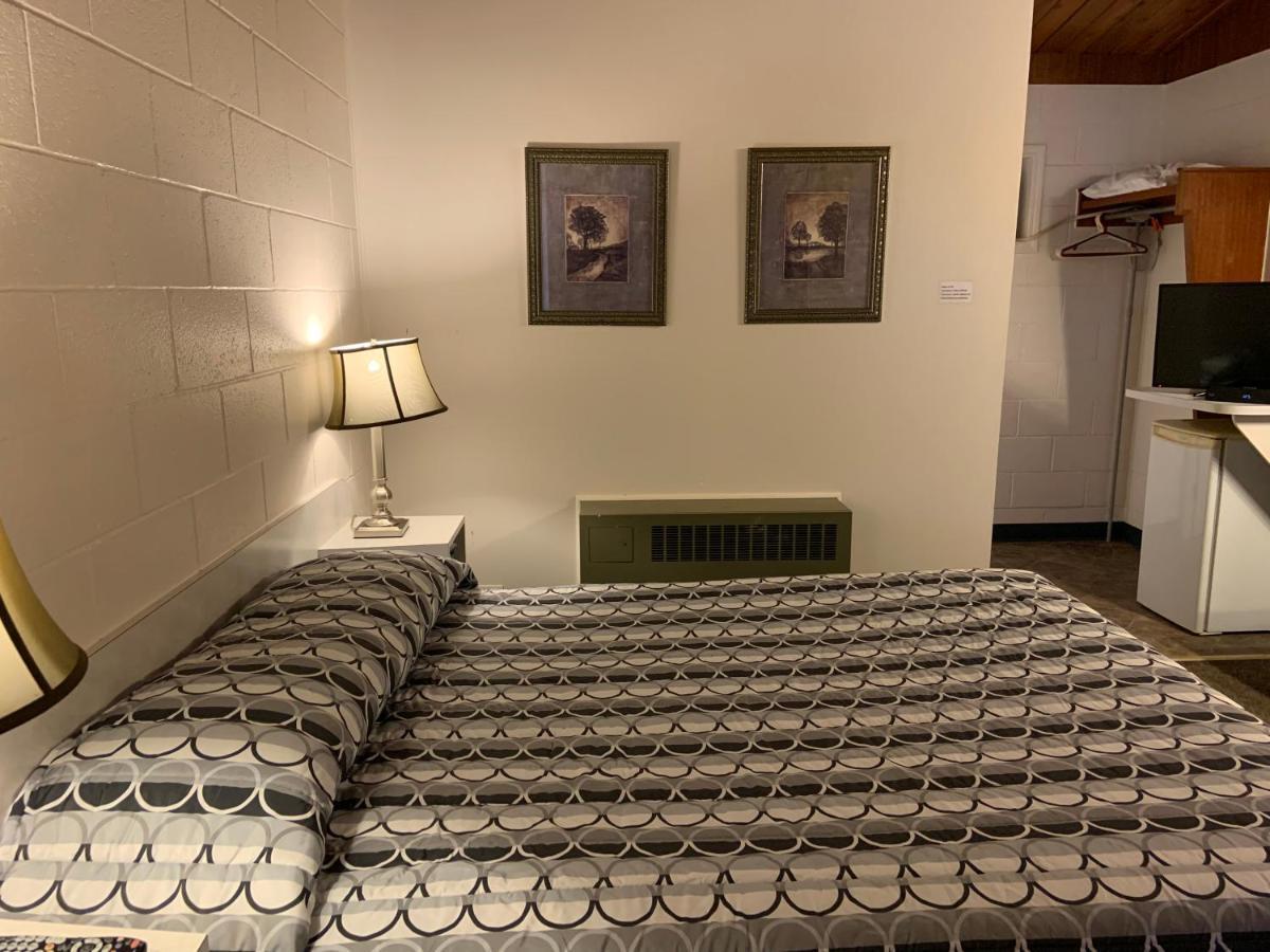 Ace Crown Motel Medicine Hat Buitenkant foto