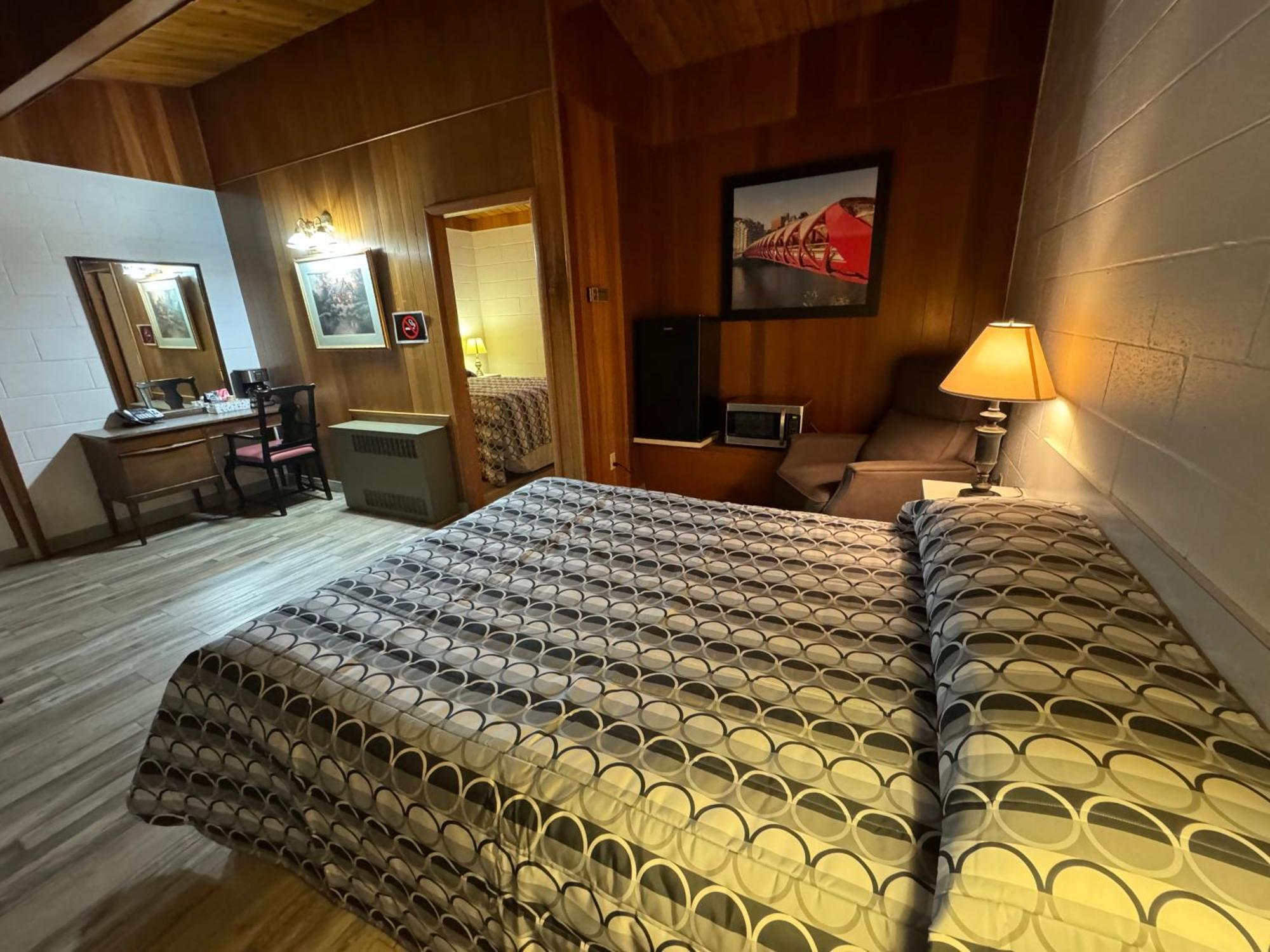 Ace Crown Motel Medicine Hat Buitenkant foto