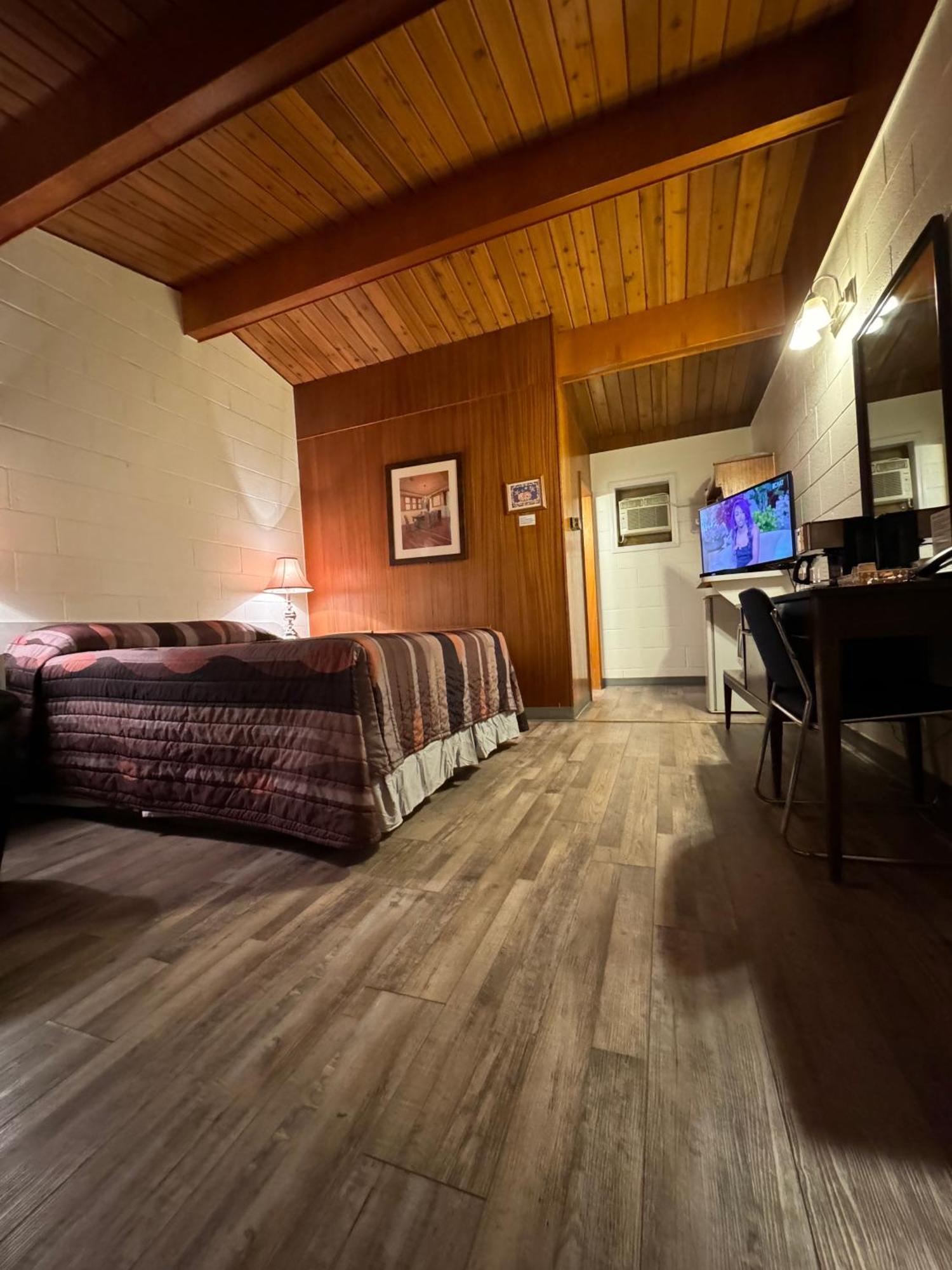 Ace Crown Motel Medicine Hat Buitenkant foto
