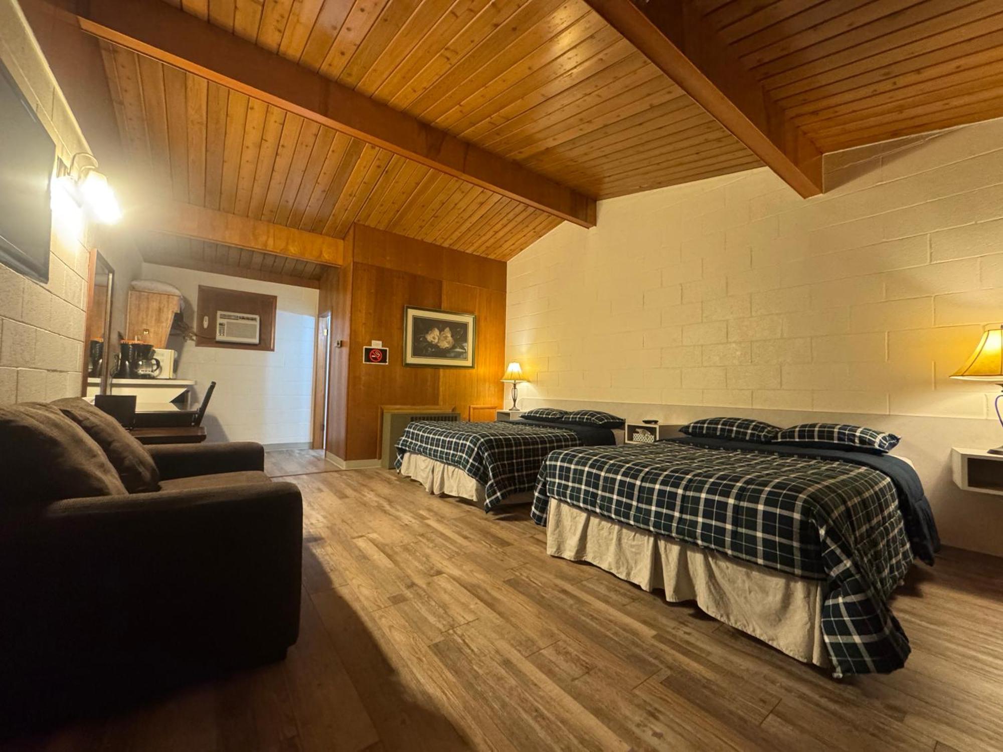 Ace Crown Motel Medicine Hat Buitenkant foto