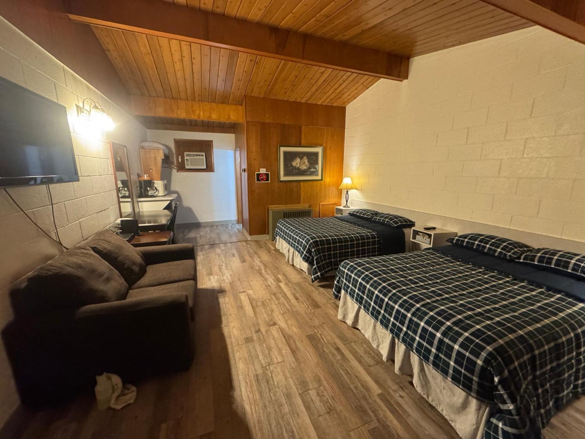 Ace Crown Motel Medicine Hat Buitenkant foto