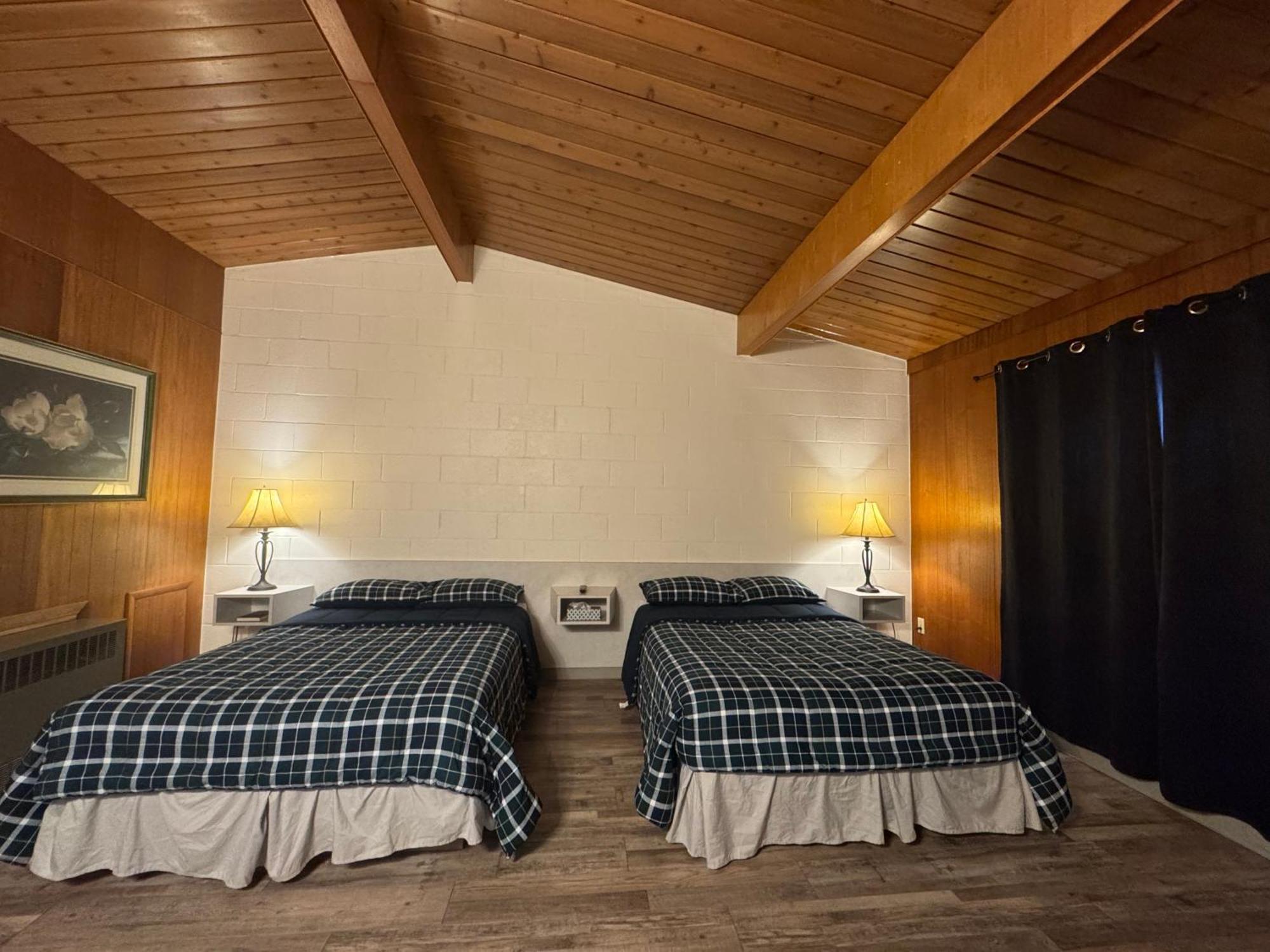 Ace Crown Motel Medicine Hat Buitenkant foto