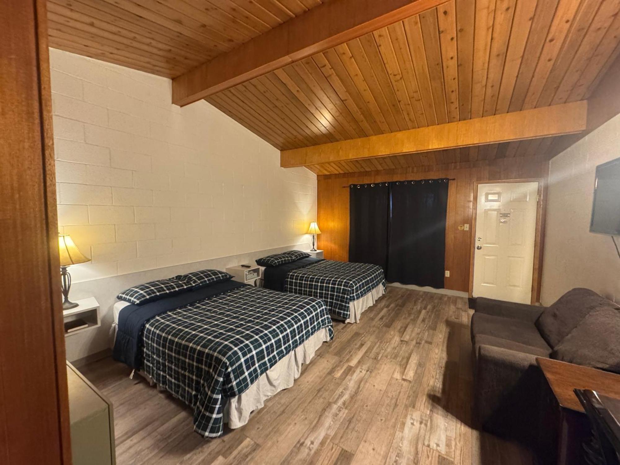 Ace Crown Motel Medicine Hat Buitenkant foto